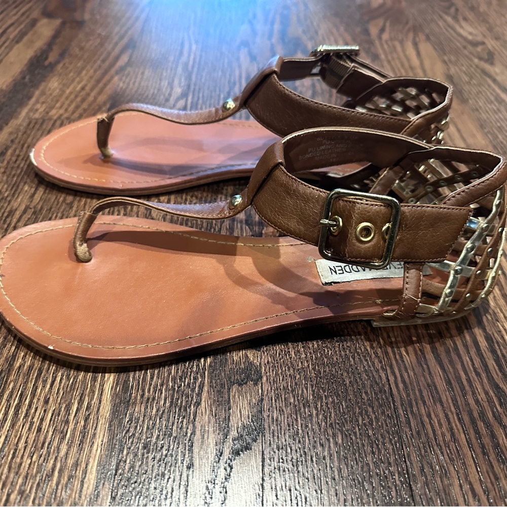 Steve Madden flat sandals
